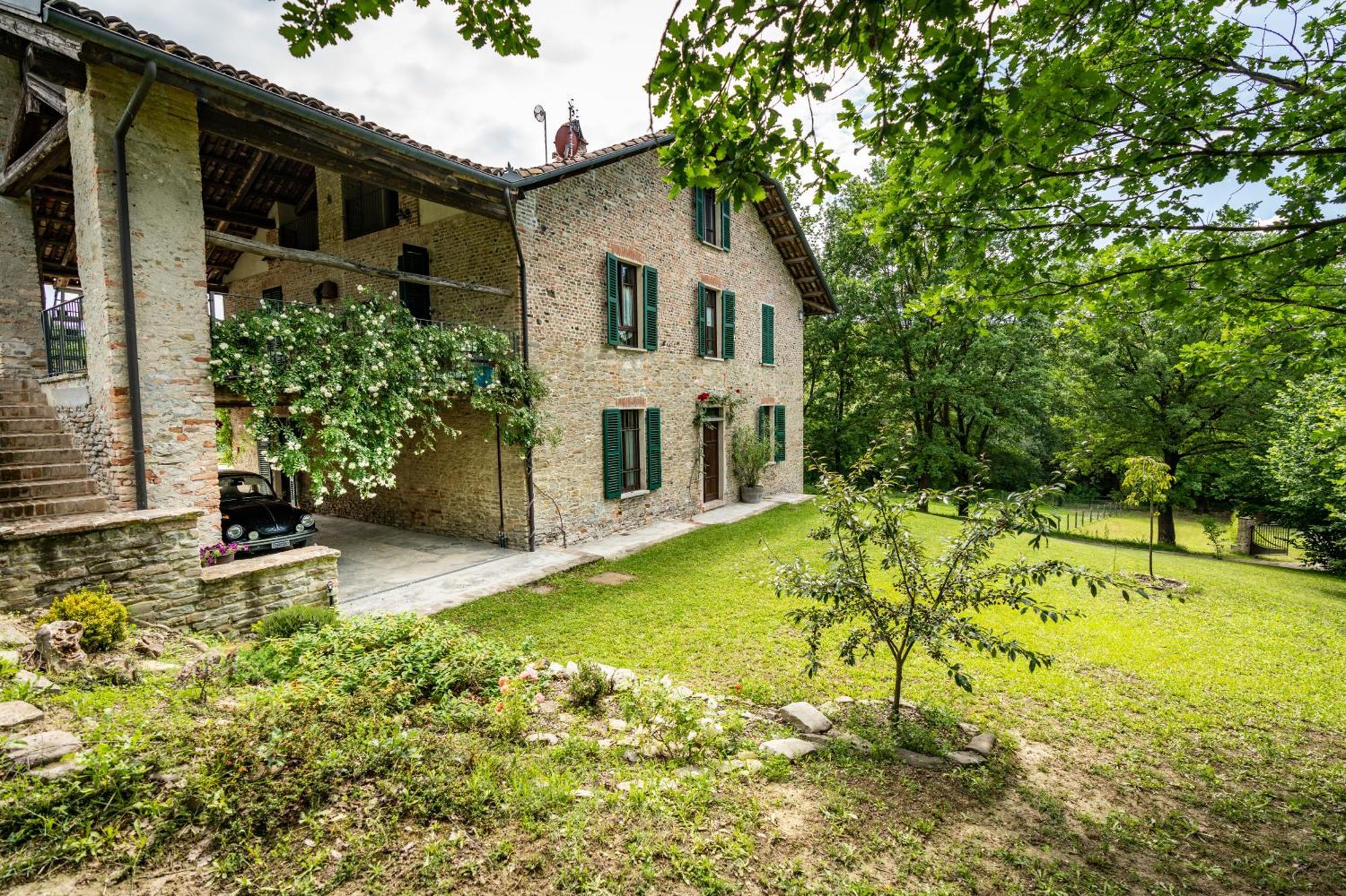 Gilda E I Suoi Amici Neive Exterior foto
